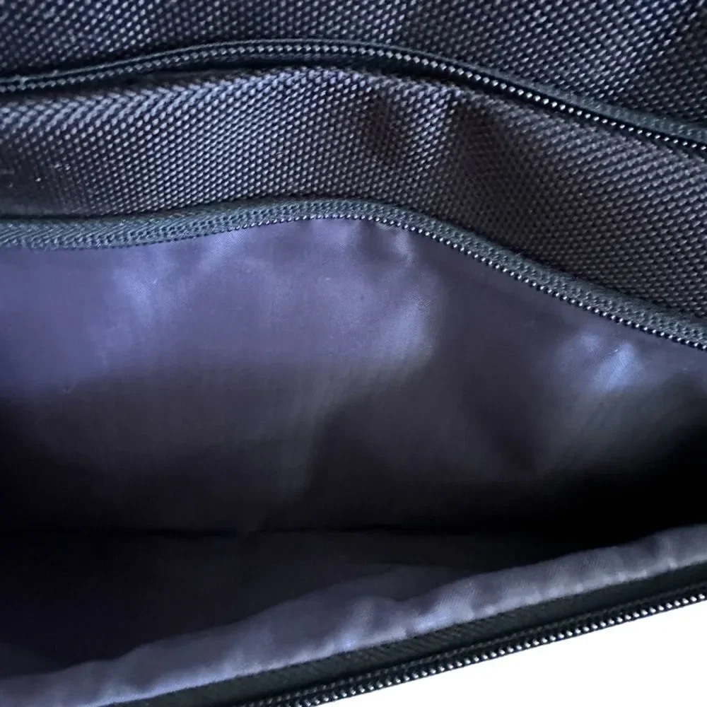 Samsonite ~ Black Laptop work/travel bag with crossbody strap ~ lots of pockets